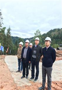 三江縣副縣長雷道理率隊(duì)到易地扶貧搬遷項(xiàng)目視察