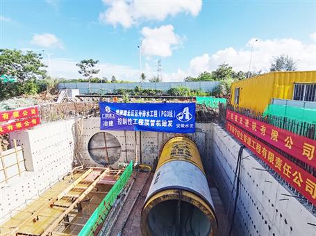 冶建第三分公司?？谑许椖恐?5噸超徑頂管機精準(zhǔn)定位